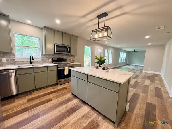 $236,000 | 1902 North Fannin Avenue, Cameron, TX 76520