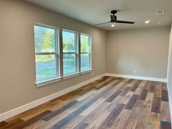 $236,000 | 1902 North Fannin Avenue, Cameron, TX 76520