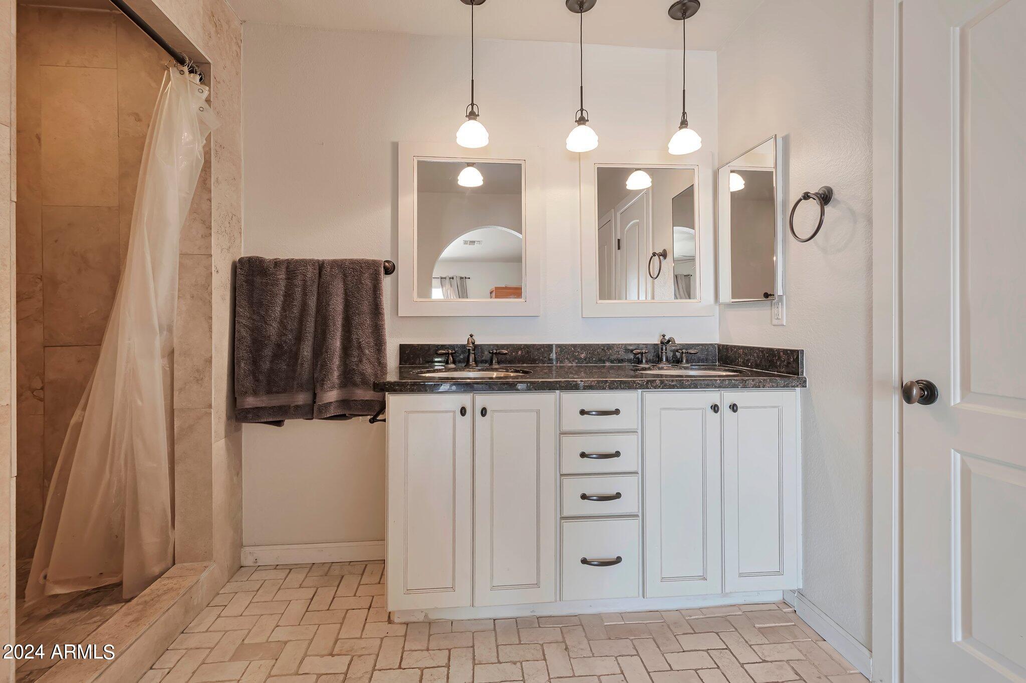 309 East Silver Creek Road Gilbert, AZ 85296 - Photo 11 of 32 8-web-or-mls-QP - 1204