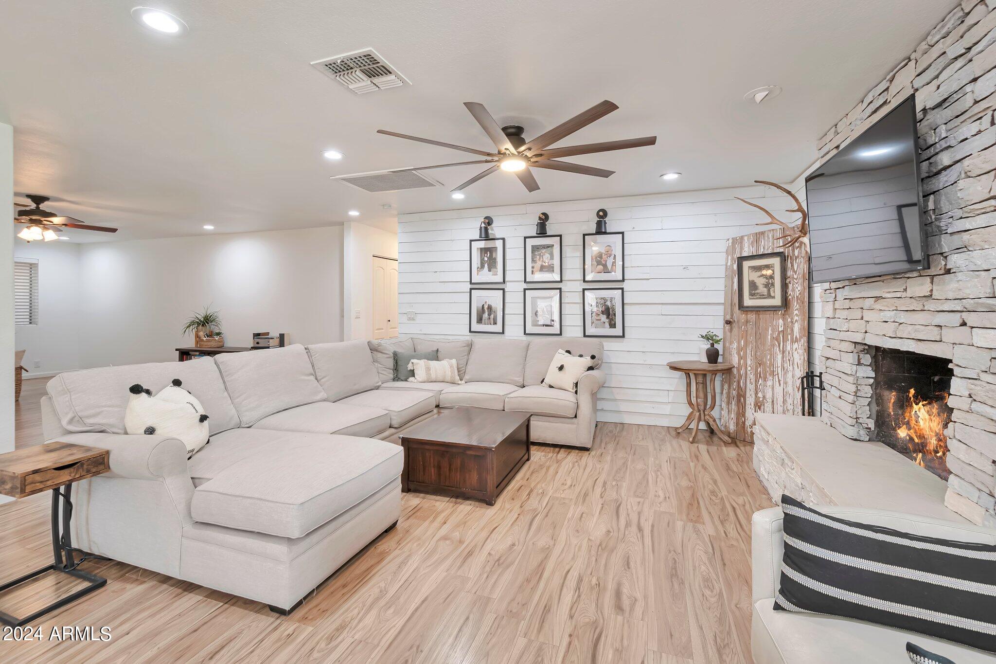 309 East Silver Creek Road Gilbert, AZ 85296 - Photo 2 of 32 14-web-or-mls-QP - 1244