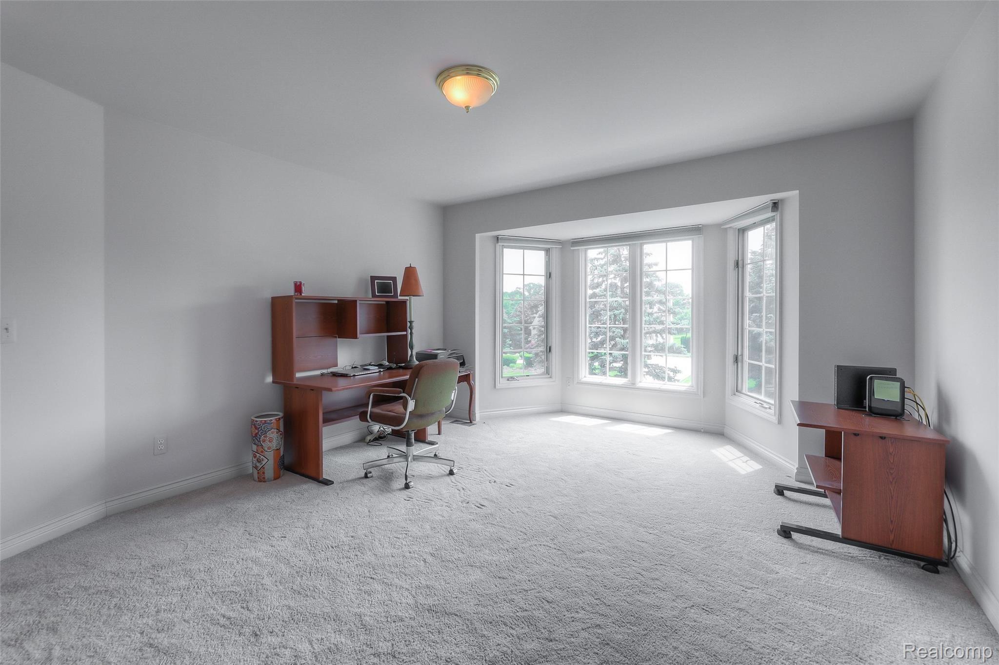 2904 Baytree Court Rochester, MI 48306 - Photo 33 of 52 32 - Pricncess Suite.jpg