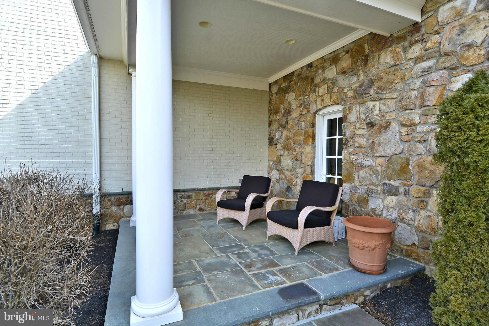 41338 Raspberry Drive Leesburg, VA 20176 - Photo 2 of 30 Exterior (Front) Porch