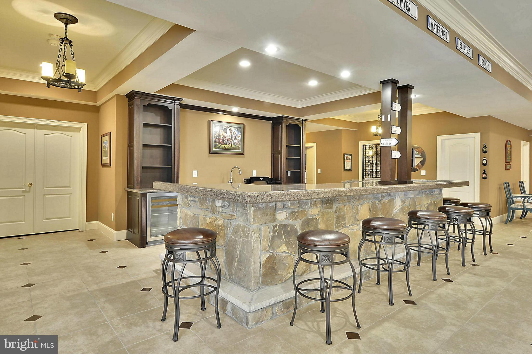 41338 Raspberry Drive Leesburg, VA 20176 - Photo 22 of 30 Lower Level - Granite Bar