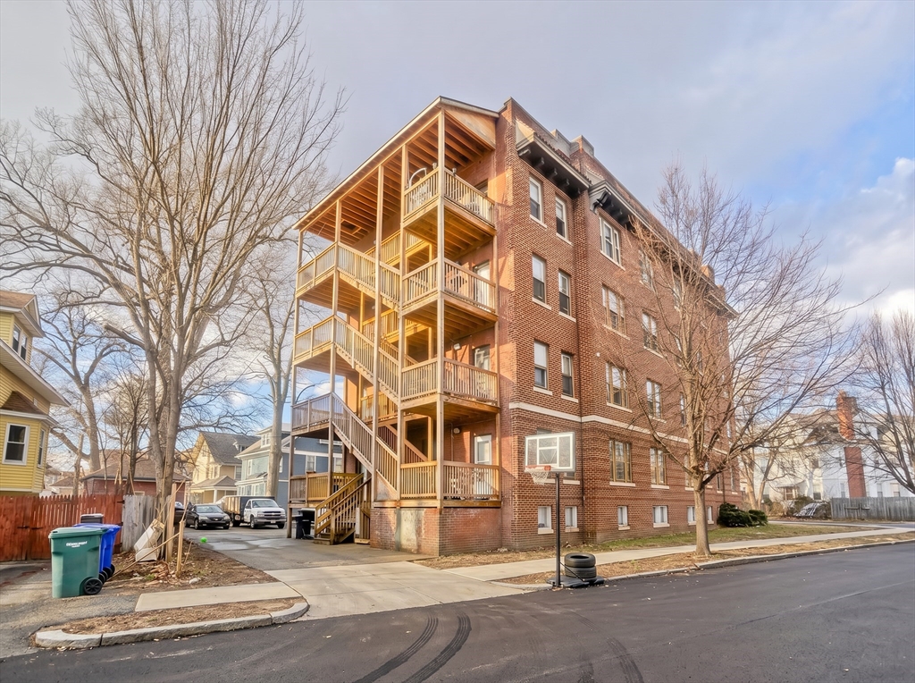 228 Belmont Avenue Springfield, MA 01108 - Photo 3 of 40