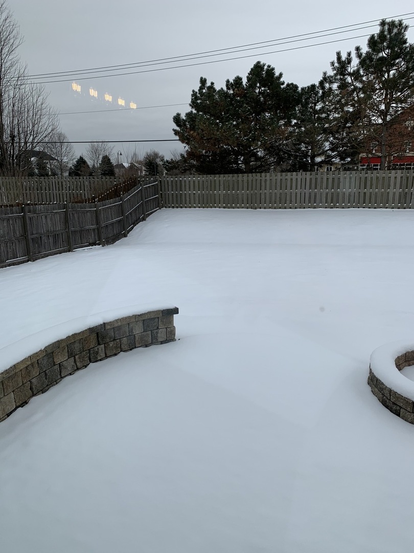 11860 Presley Circle Plainfield, IL 60585 - Photo 18 of 18 a view of outdoor space and yard