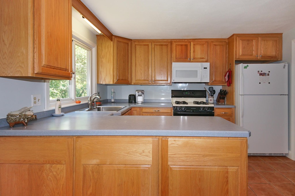 31 Partridge Road Medfield, MA 02052 - Photo 11 of 30 Gallery Image 11