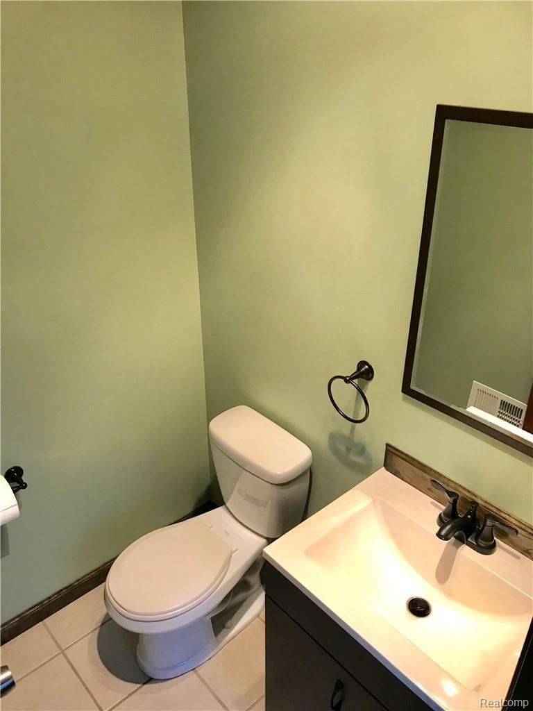 47111 Greenview Road Utica, MI 48317 - Photo 9 of 15 IMG_8181.jpg