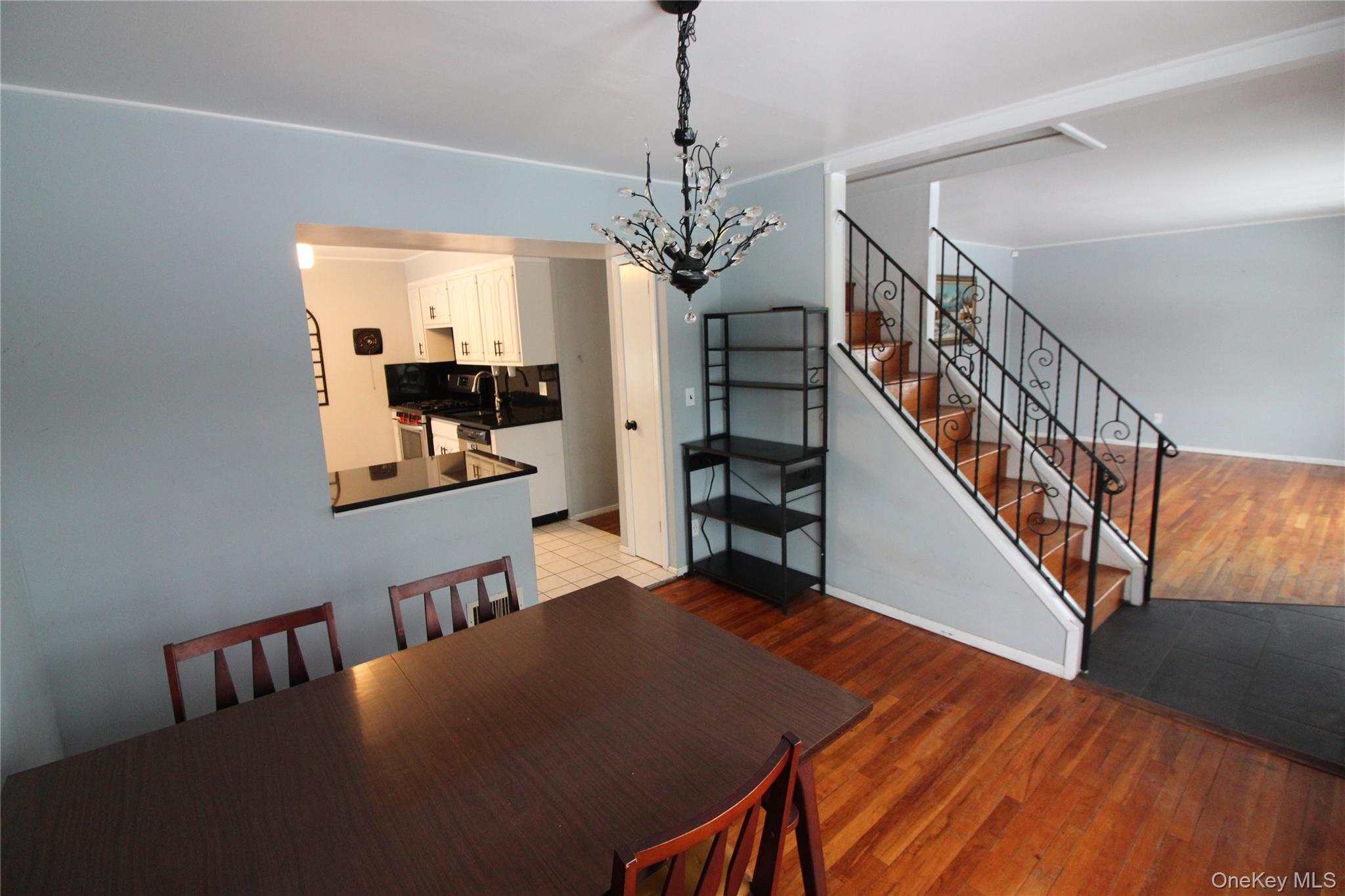 76 Vincent Road Hicksville, NY 11801 - Photo 12 of 38