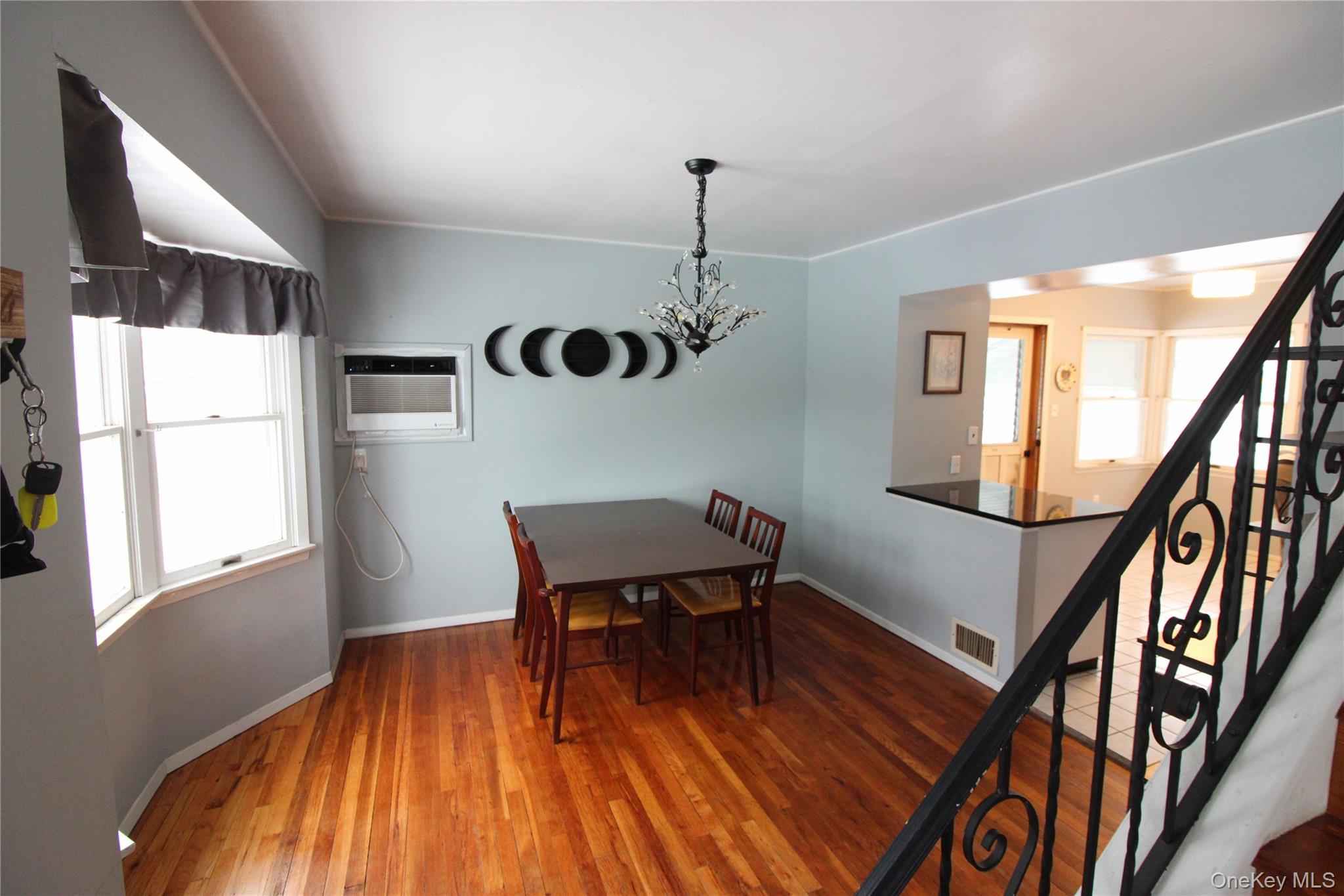 76 Vincent Road Hicksville, NY 11801 - Photo 13 of 38