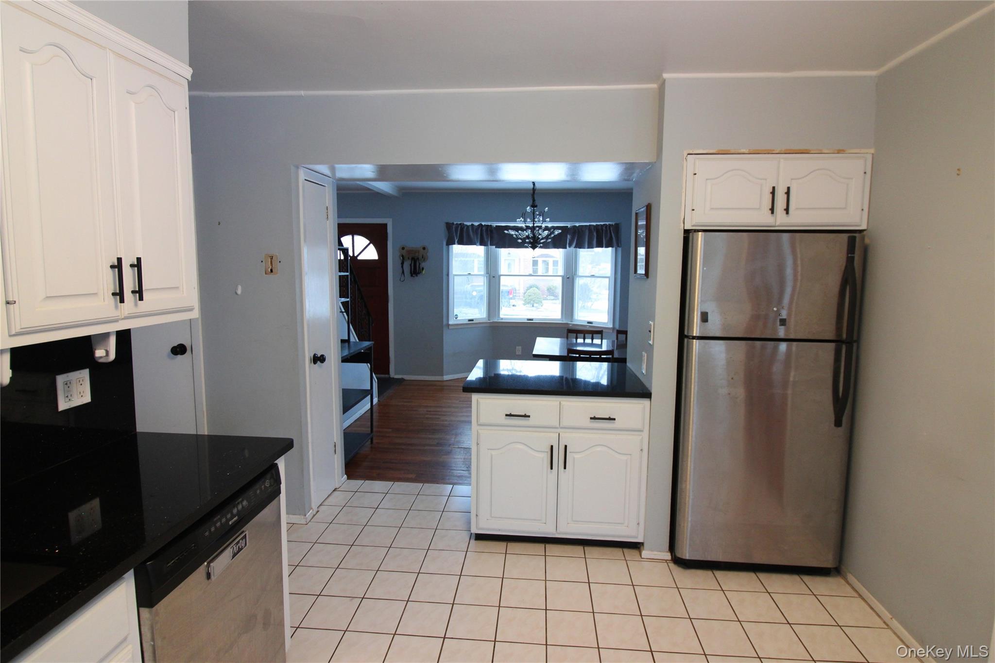 76 Vincent Road Hicksville, NY 11801 - Photo 15 of 38