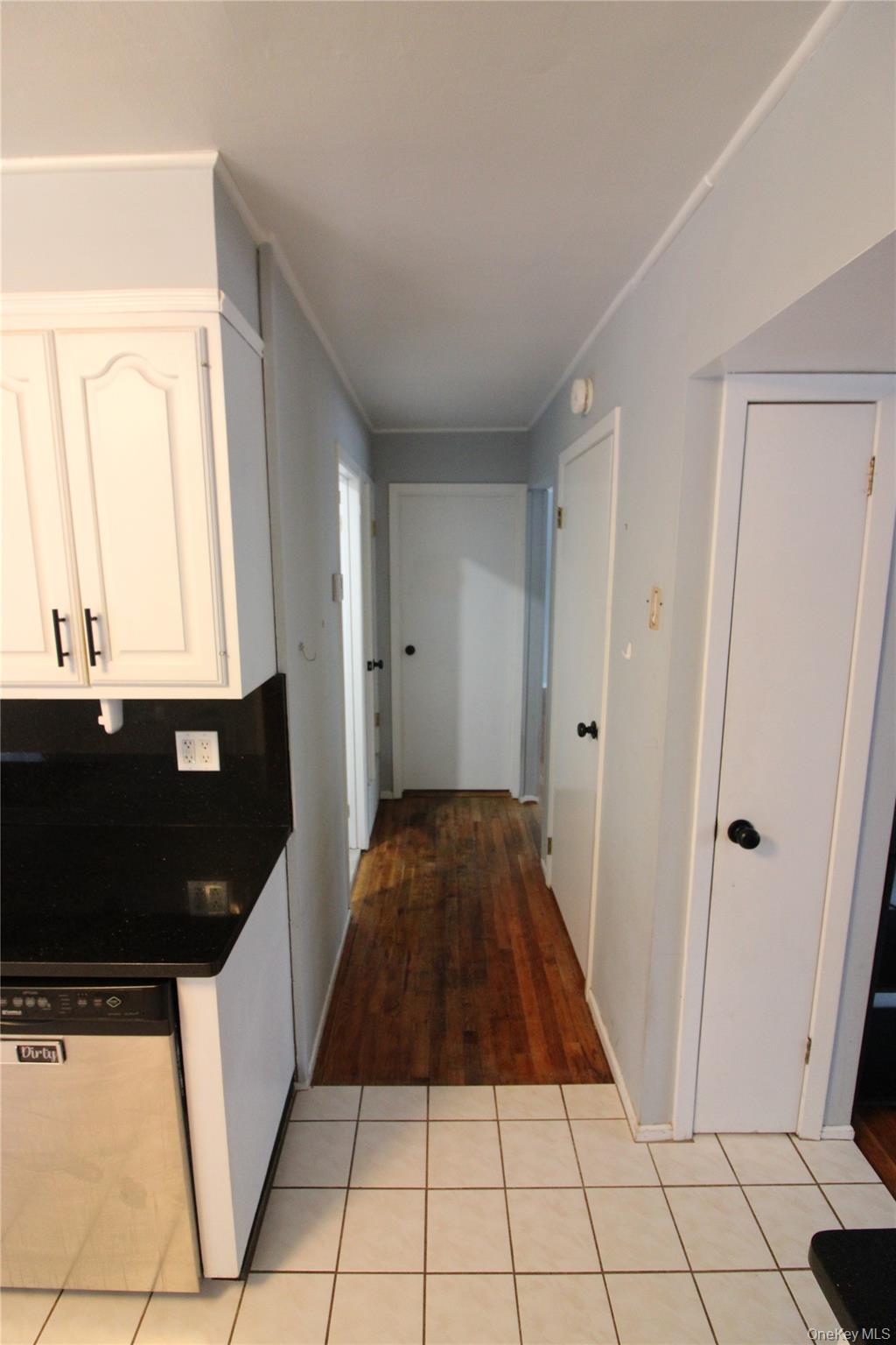 76 Vincent Road Hicksville, NY 11801 - Photo 19 of 38