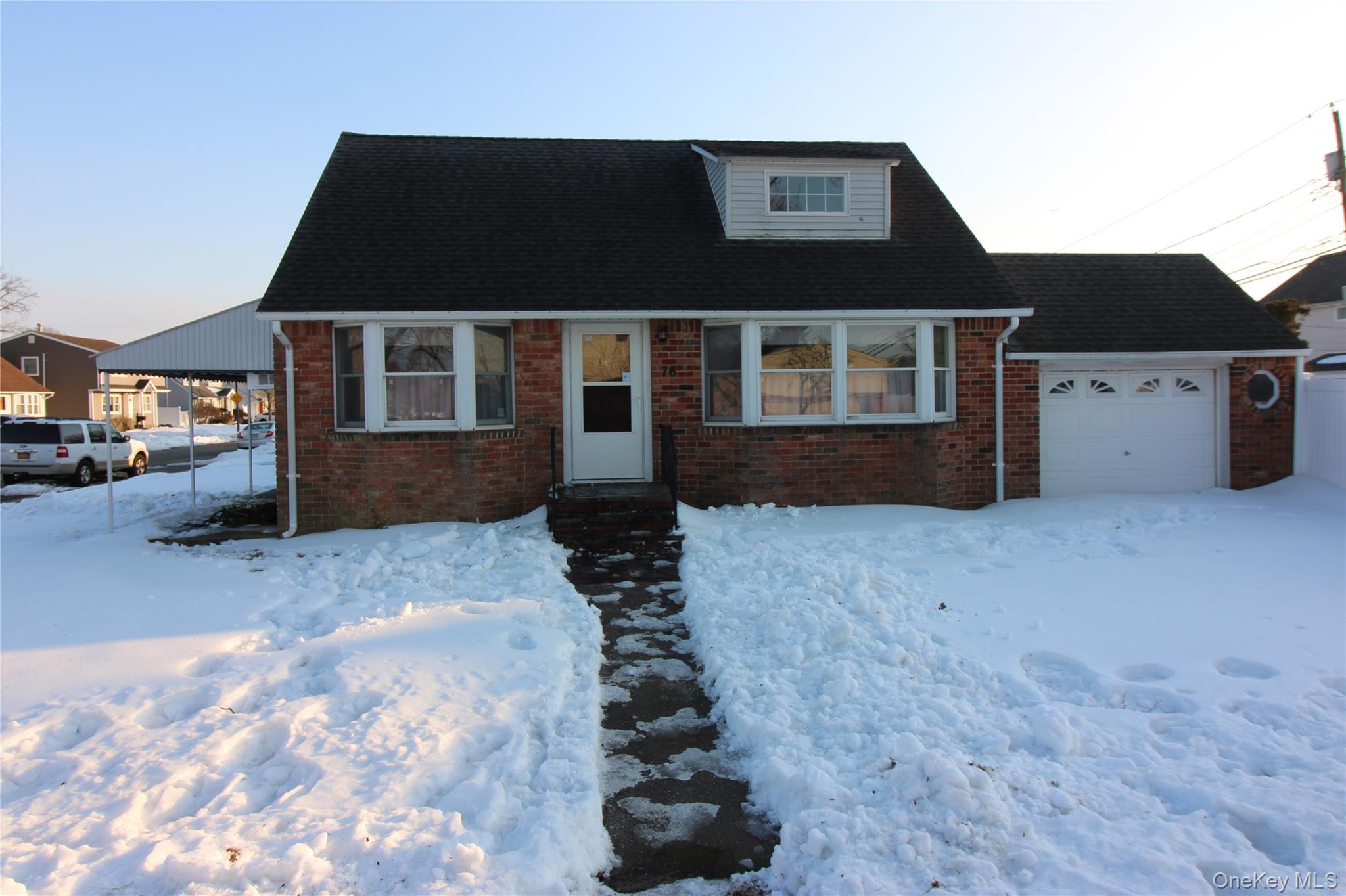 76 Vincent Road Hicksville, NY 11801 - Photo 2 of 38