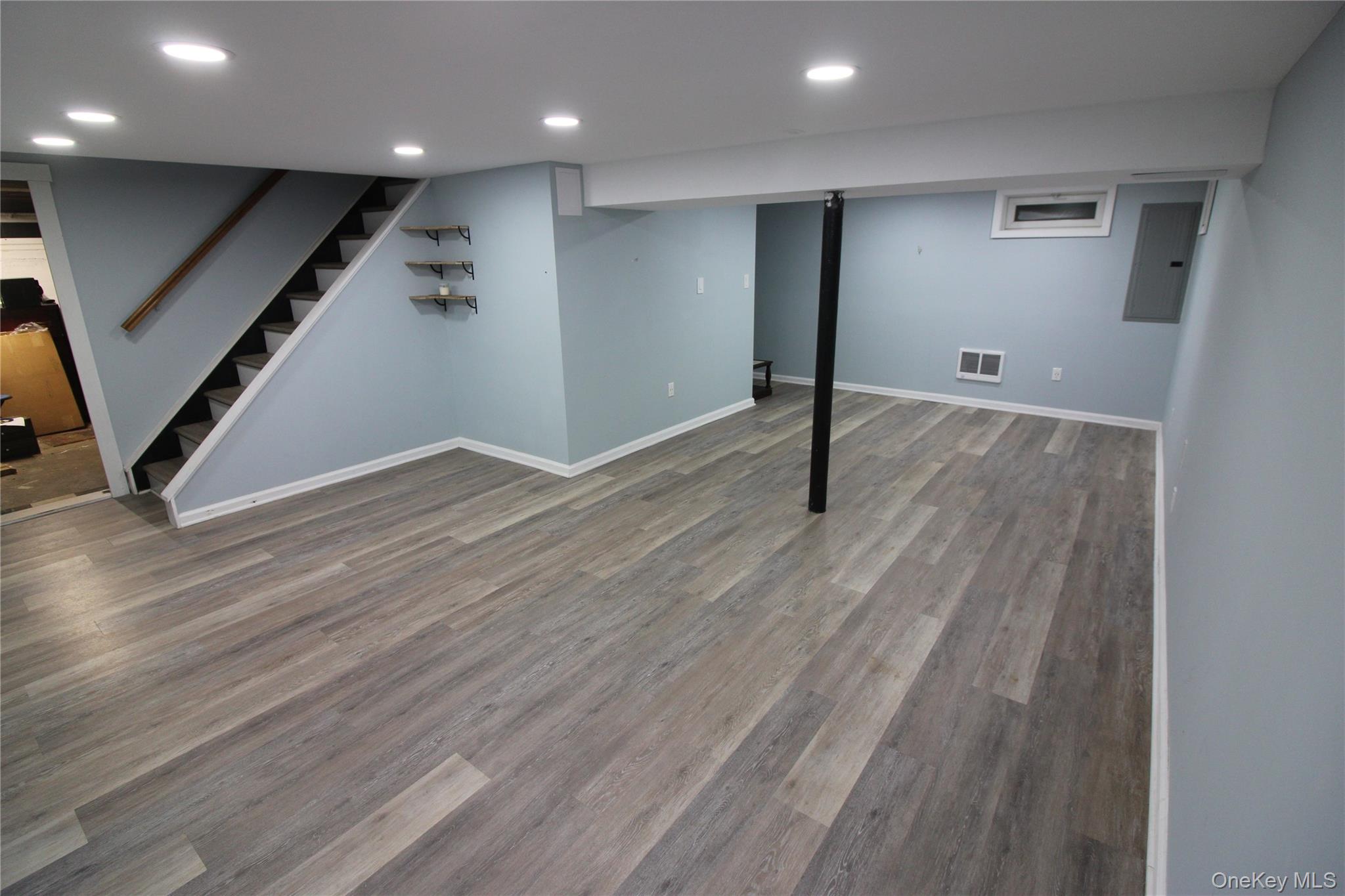 76 Vincent Road Hicksville, NY 11801 - Photo 32 of 38