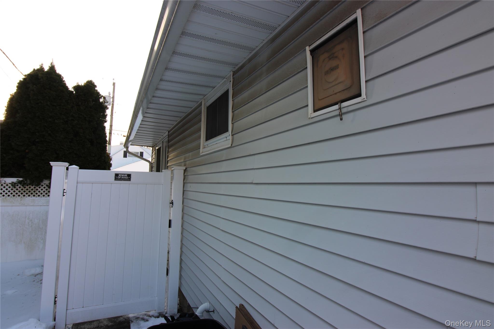 76 Vincent Road Hicksville, NY 11801 - Photo 6 of 38