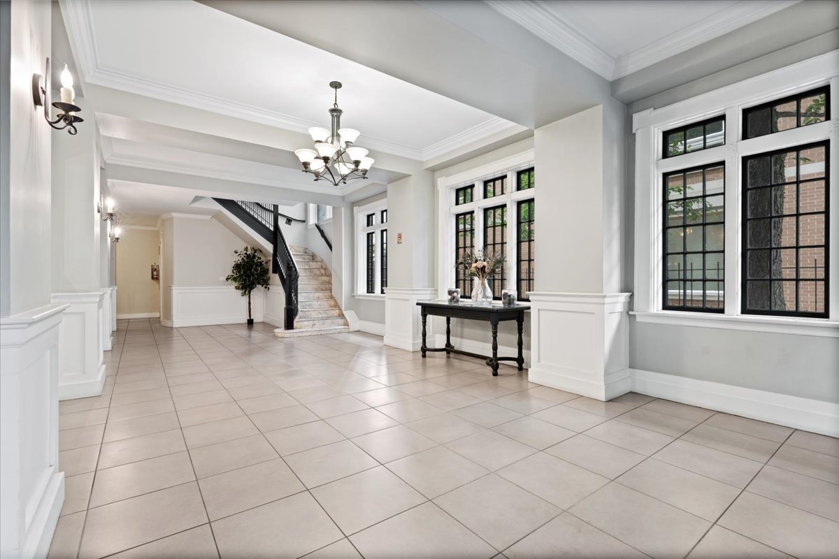 4144 North Sheridan Road, Unit 407 Chicago, IL 60613 - Photo 18 of 19