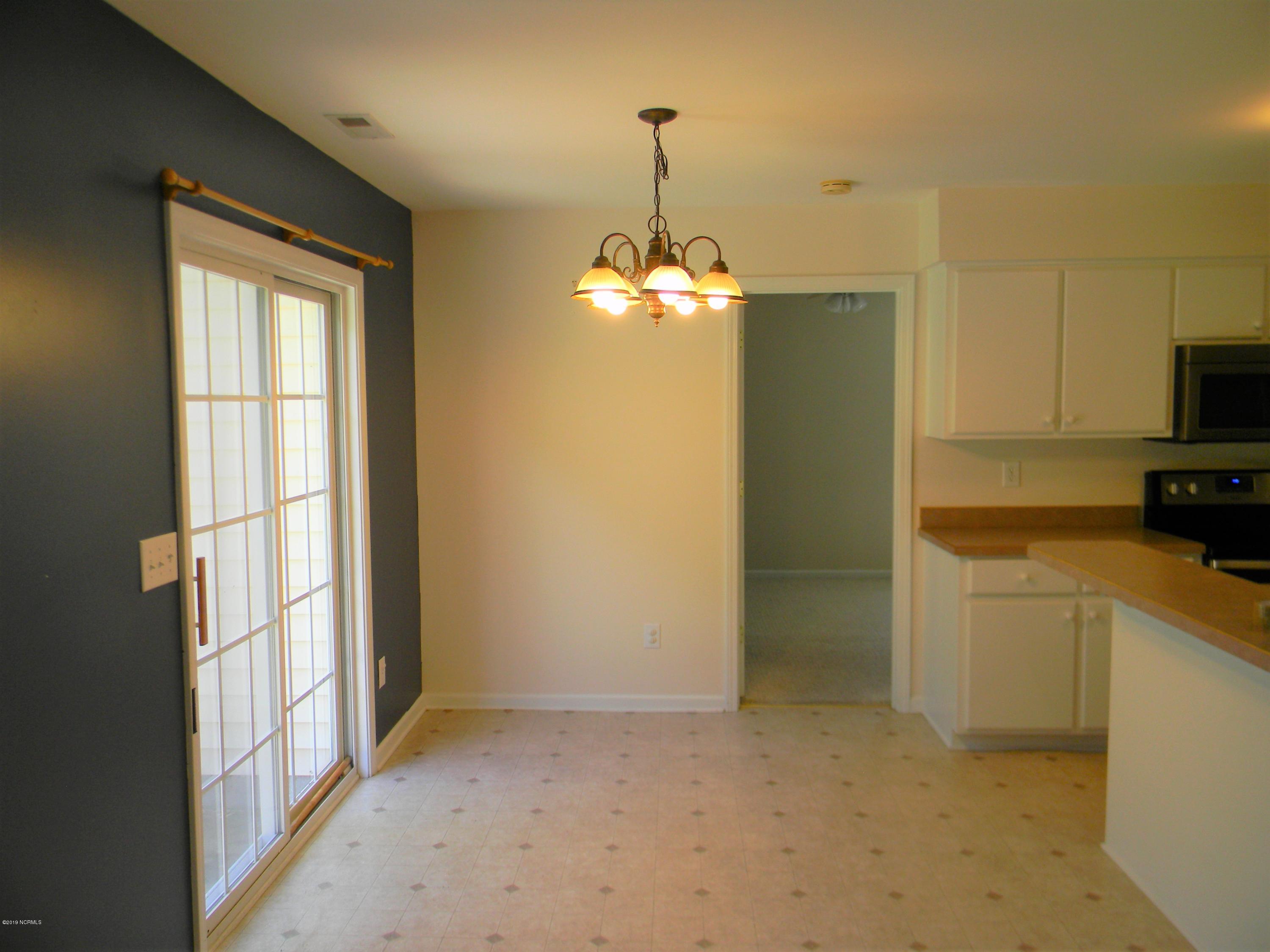 1092 Tebo Road New Bern, NC 28562 - Photo 10 of 22 Dining Area
