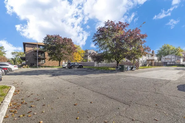 $2,100 | 729 10th Street, Unit 3D, Secaucus, NJ 07094