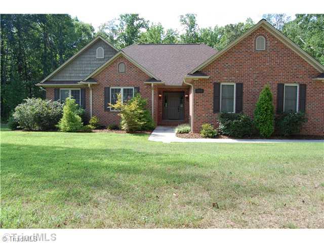 2725 Rowe Road Lexington, NC 27295 - Photo 1 of 16 Exterior Front.