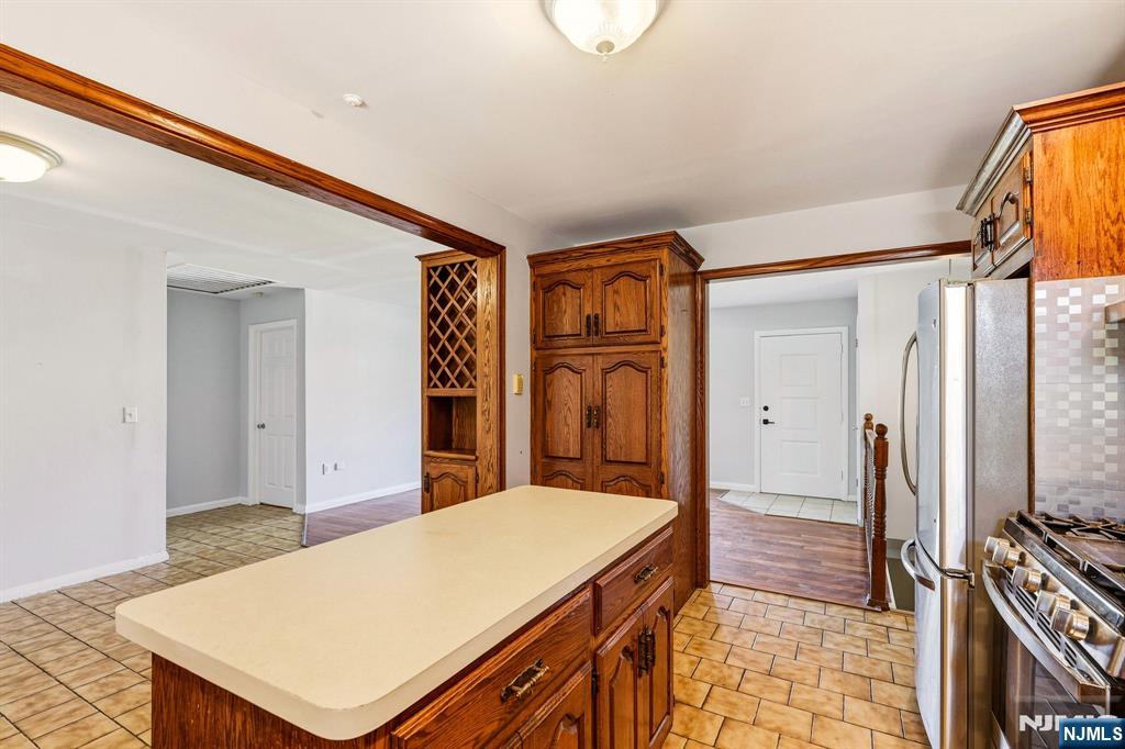 25 Corsi Road Bloomfield, NJ 07003 - Photo 11 of 29 Gallery Image 11