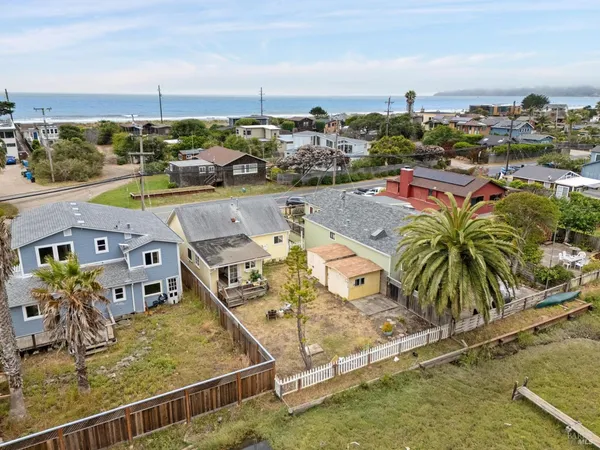 $1,599,000 | 114 Calle Del Arroyo, Stinson Beach, CA 94970