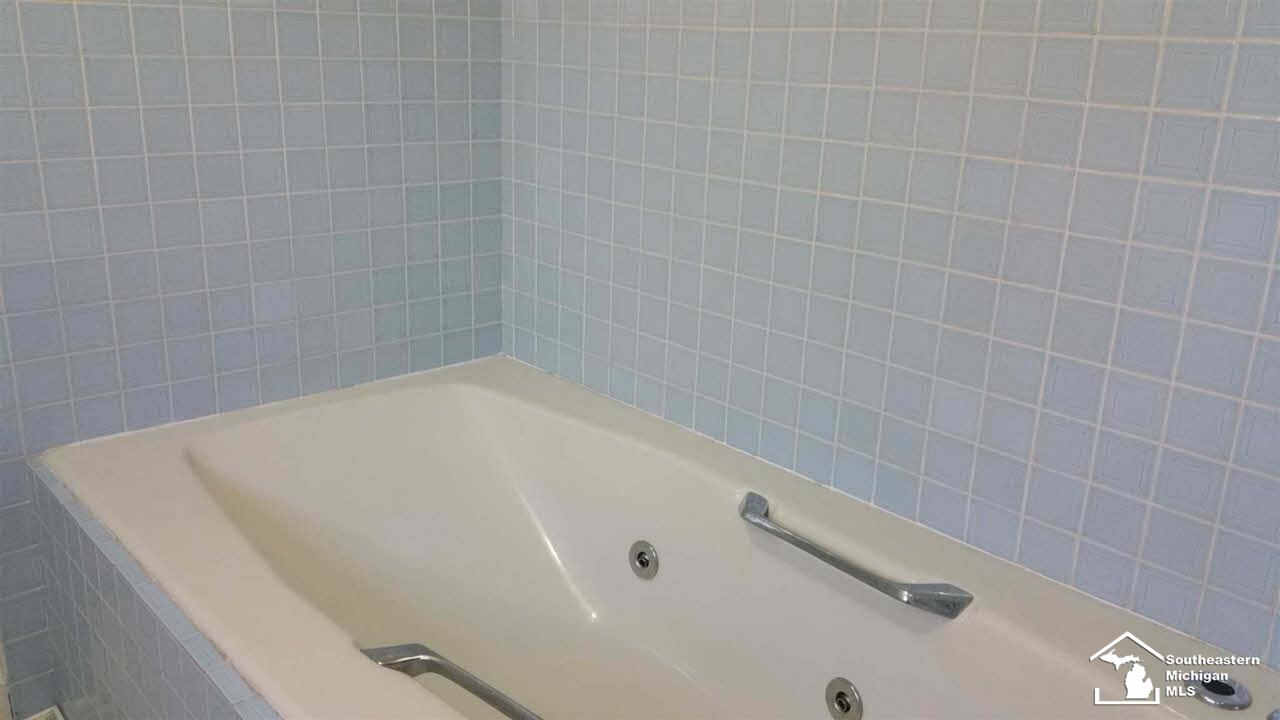 2286 Vivian Road Monroe, MI 48162 - Photo 12 of 17