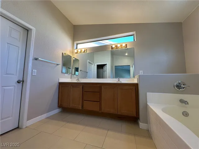 $2,599 | 6084 Villa Trieste Court, Las Vegas, NV 89113