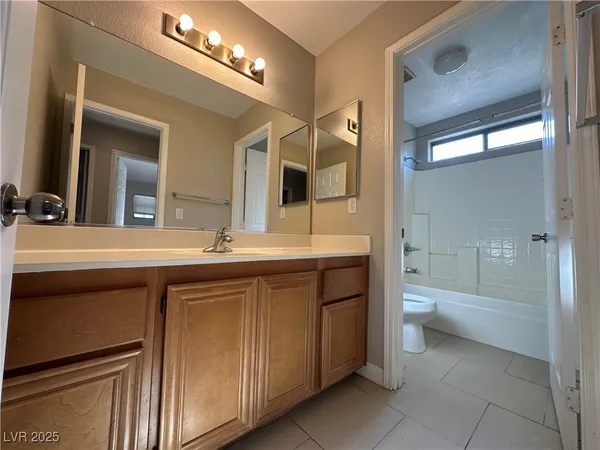 $2,599 | 6084 Villa Trieste Court, Las Vegas, NV 89113