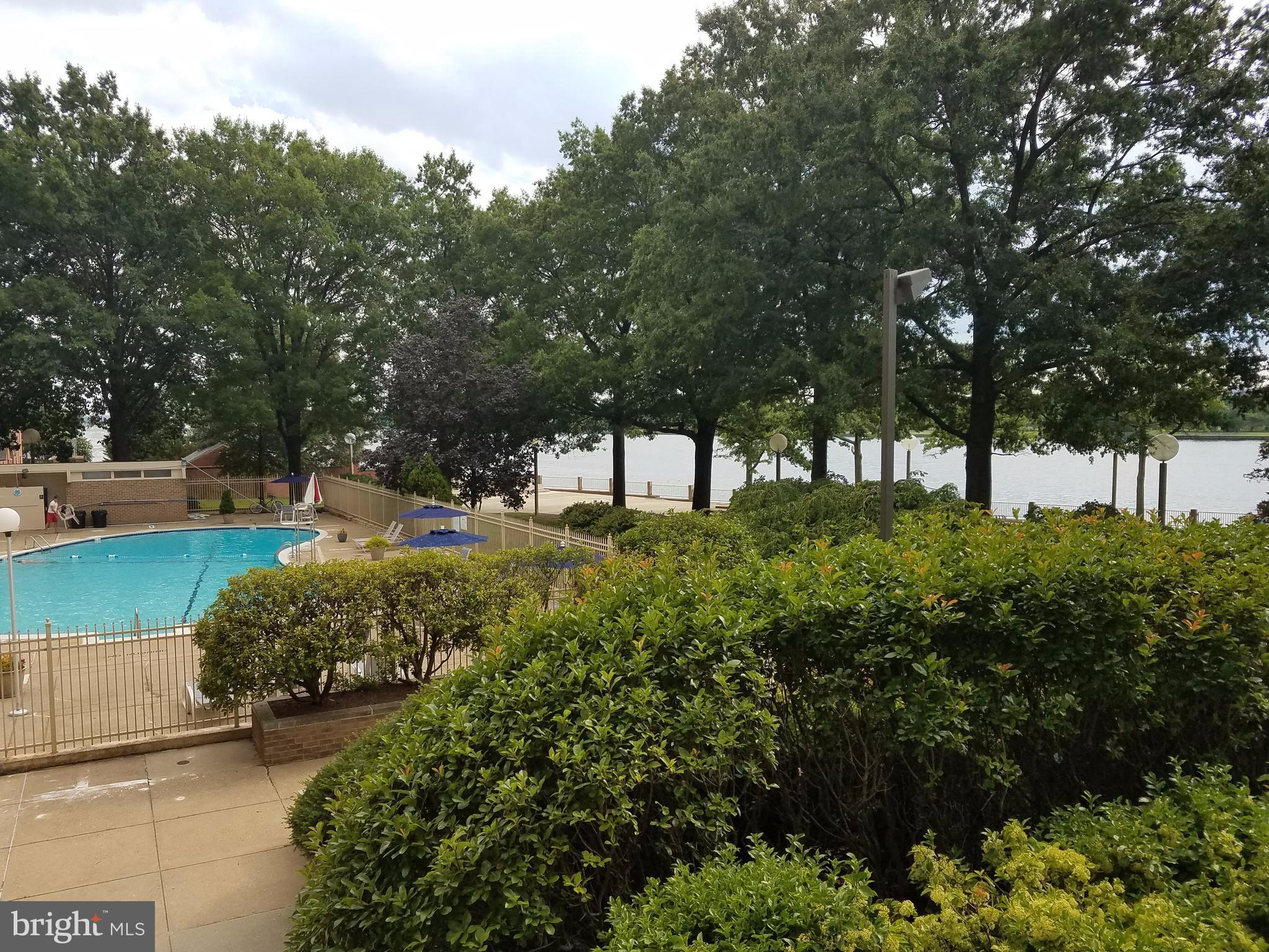 1425 4th Street Southwest, Unit M3 Washington, DC 20024 - Photo 21 of 22 a view of outdoor space with garden