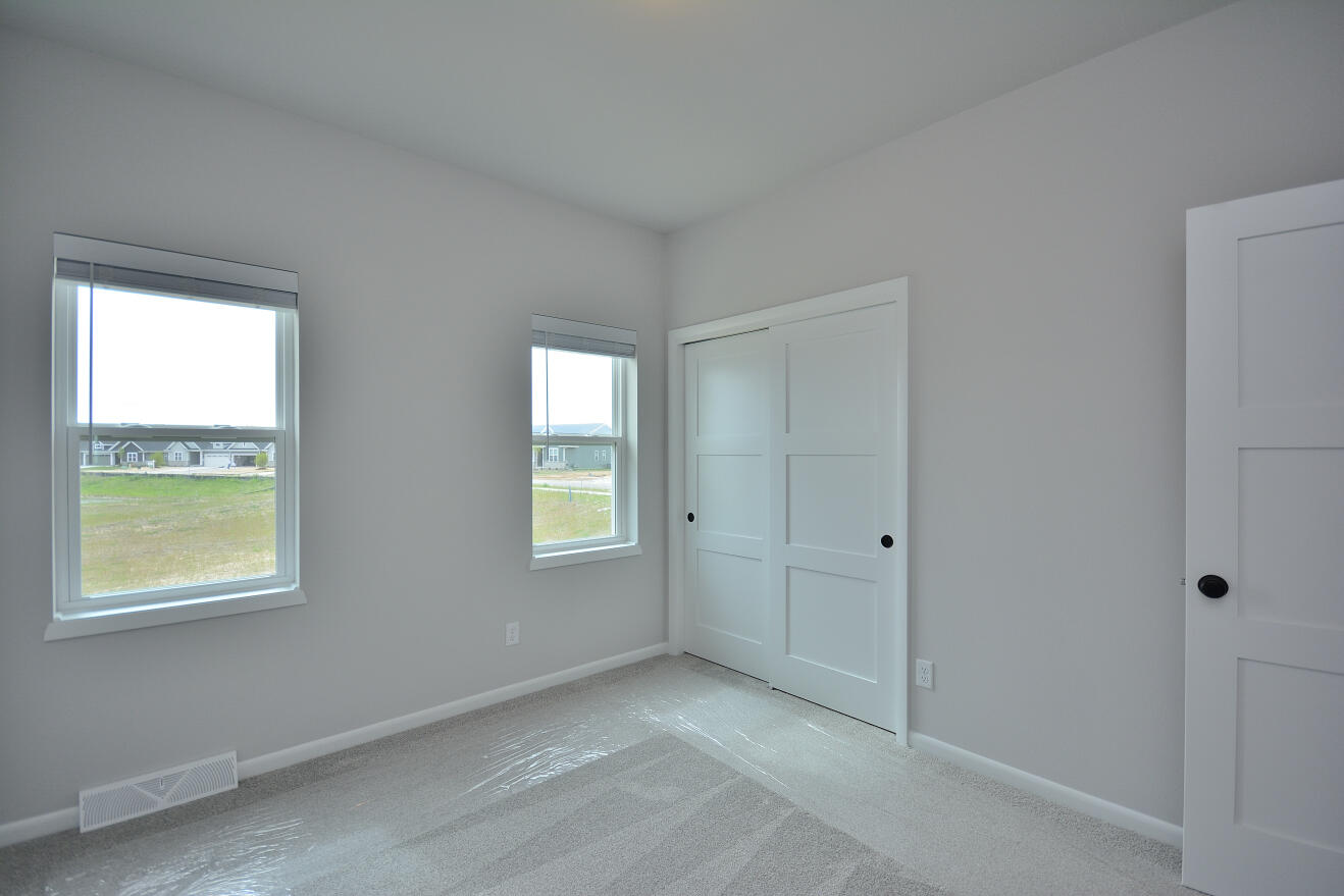 1076 Elderberry Road Oconomowoc, WI 53066 - Photo 13 of 30 96 ARWT (8)