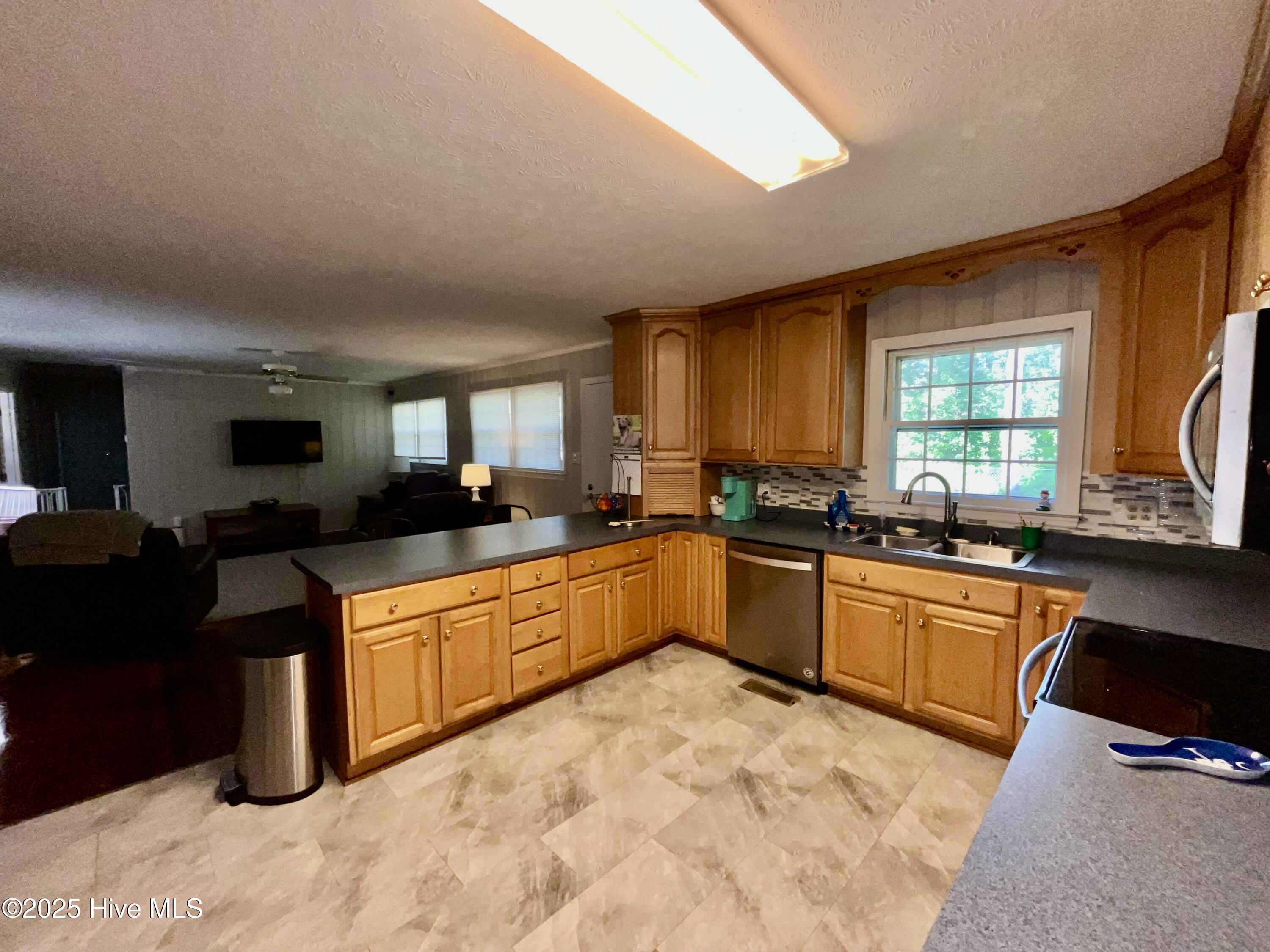 409 Forest Road Laurinburg, NC 28352 - Photo 7 of 33 IMG_8018