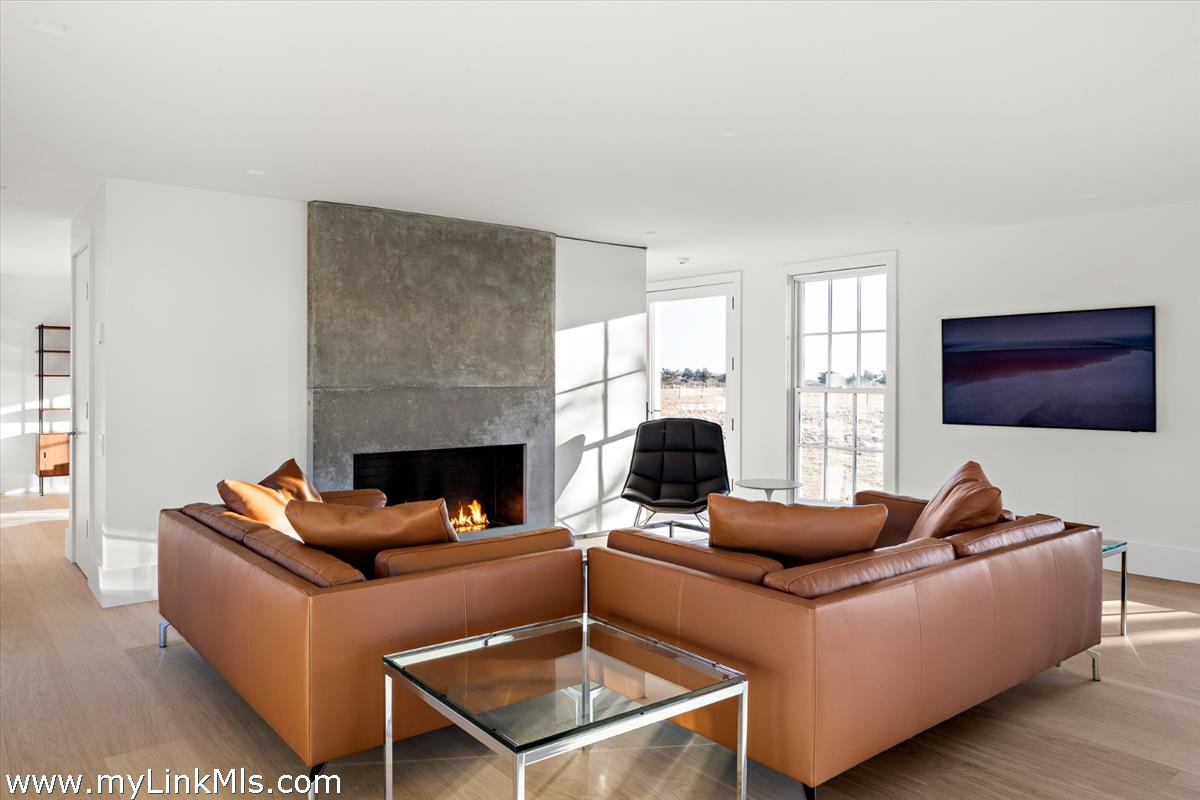 146 Quenames Road Chilmark, MA 02535 - Photo 19 of 77 The Farmhouse living room