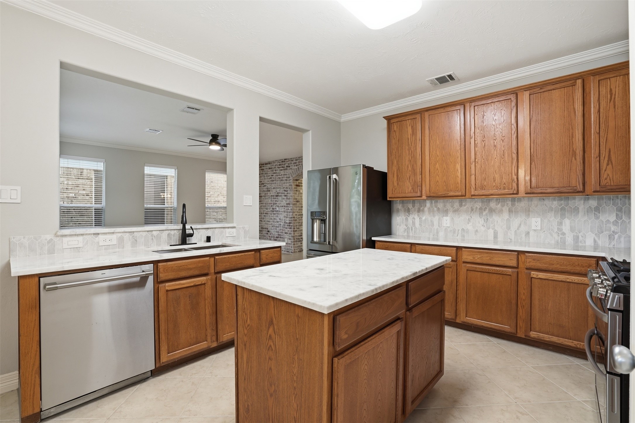 7426 Hollister Spring Houston, TX 77040 - Photo 14 of 36