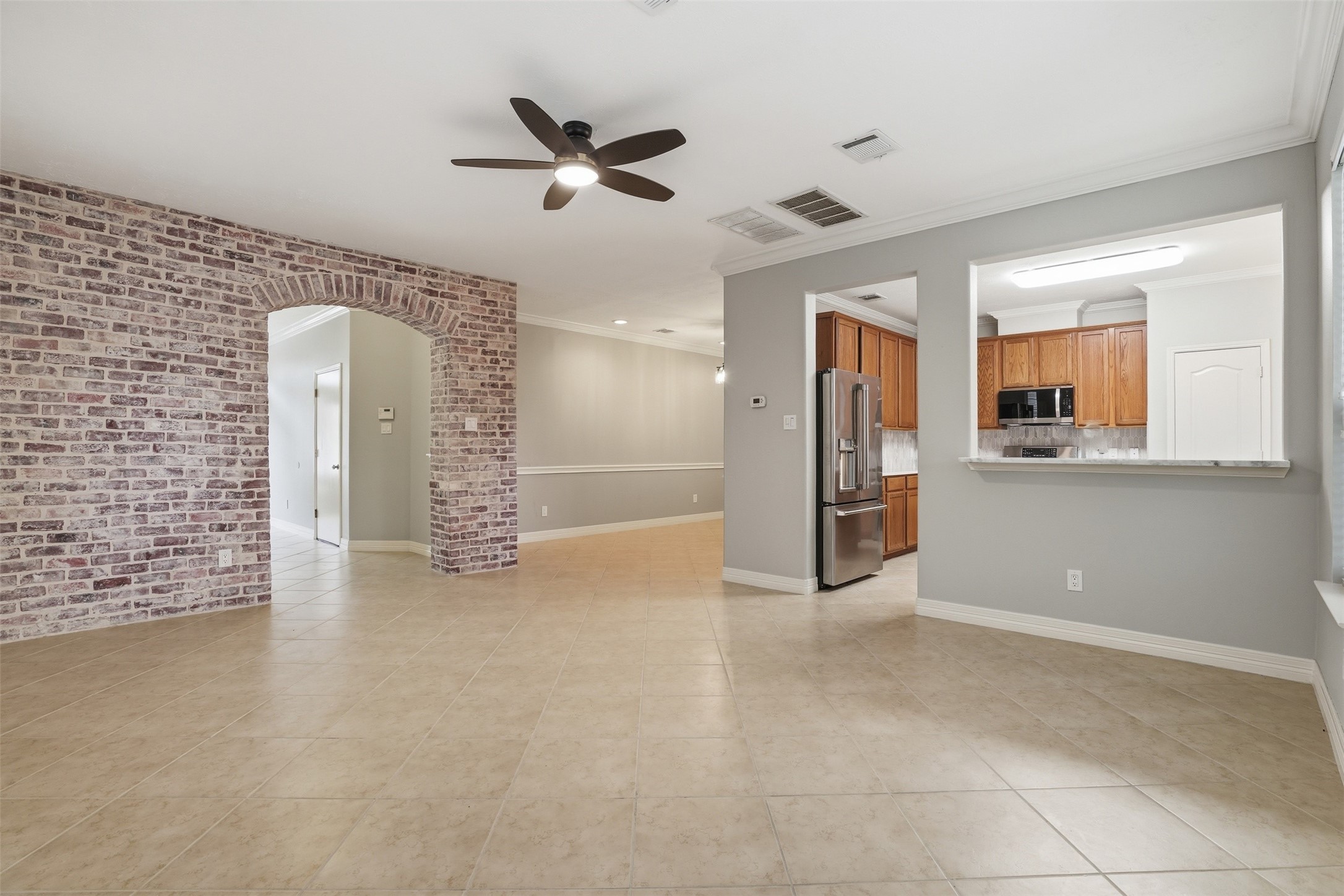 7426 Hollister Spring Houston, TX 77040 - Photo 7 of 36