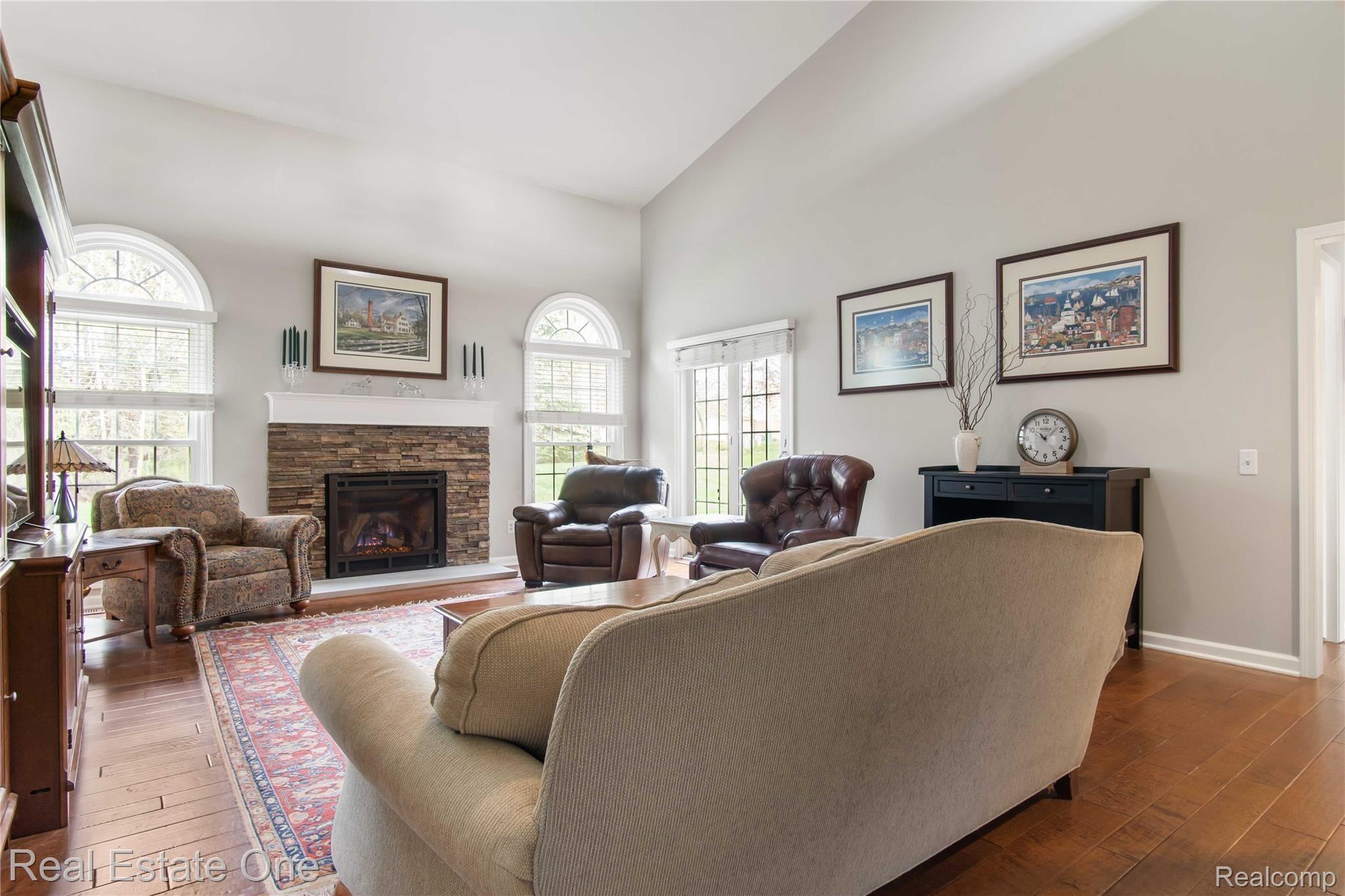 1221 Sandy Ridge Drive Rochester, MI 48306 - Photo 6 of 42 DSC04496.jpg
