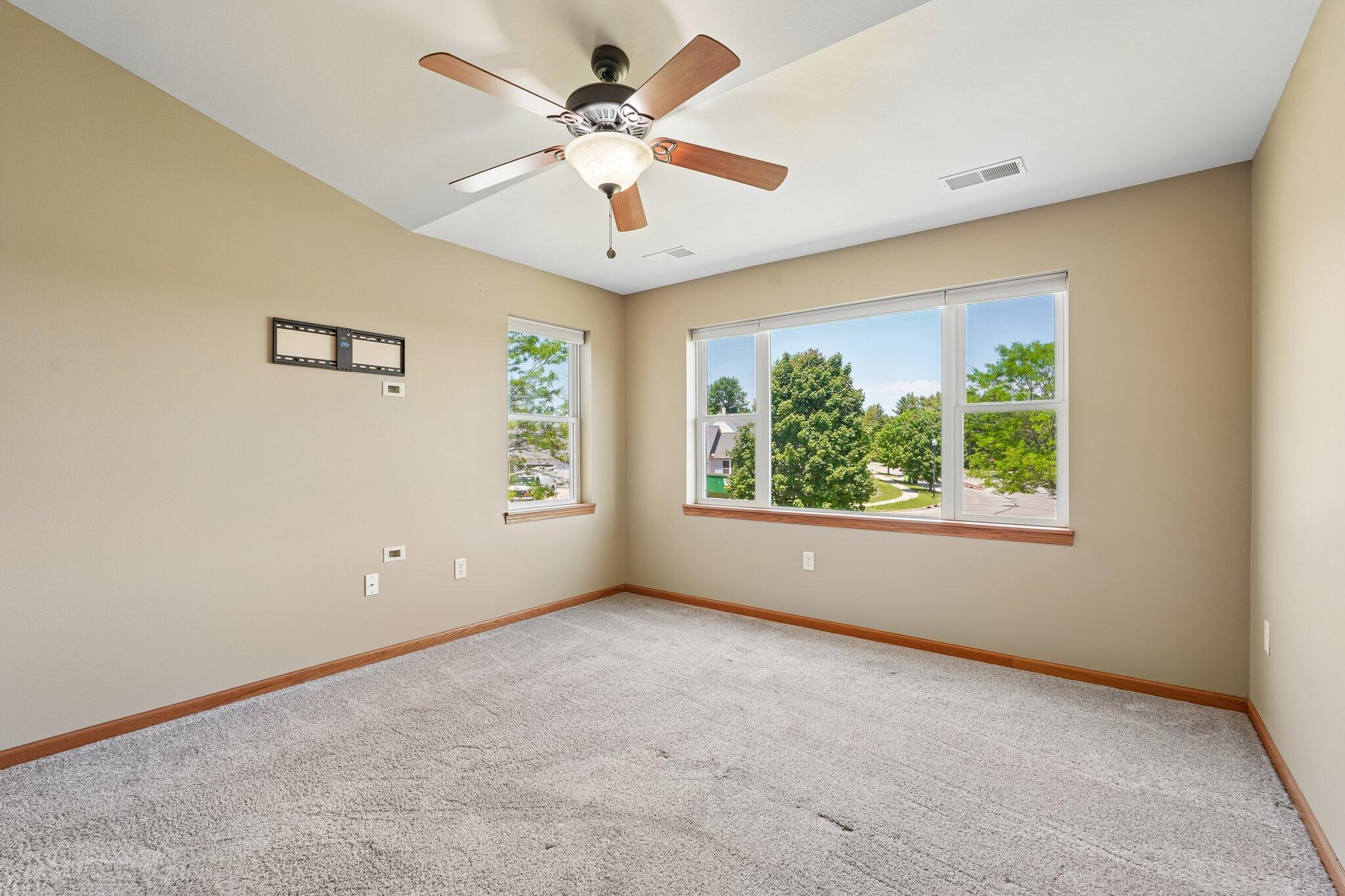 865 Prairie Gardens, Unit 91 Kewaskum, WI 53040 - Photo 21 of 39 Primary Suite