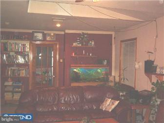 58 Idolstone Road Levittown, PA 19057 - Photo 4 of 11 Family Room