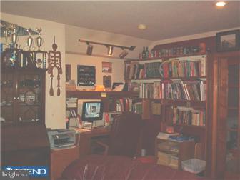 58 Idolstone Road Levittown, PA 19057 - Photo 6 of 11 Family Room