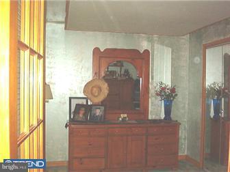 58 Idolstone Road Levittown, PA 19057 - Photo 10 of 11 Bedroom - Main