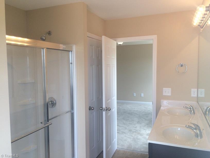 1002 Pitman Road, Unit 31 Greensboro, NC 27406 - Photo 4 of 5 Gallery Image 4