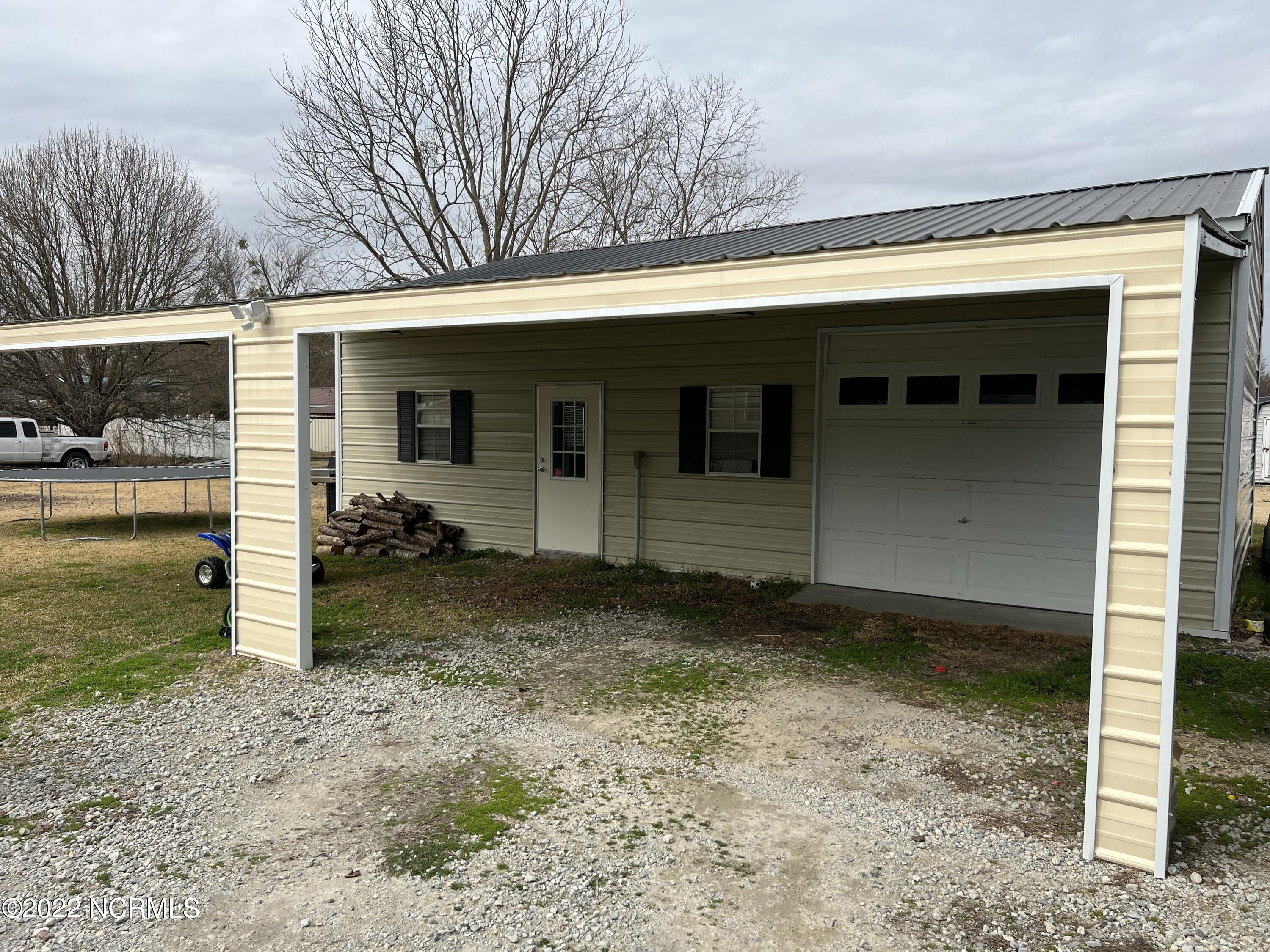 319 Lorraine Road Clinton, NC 28328 - Photo 8 of 33 16 ft covered lean