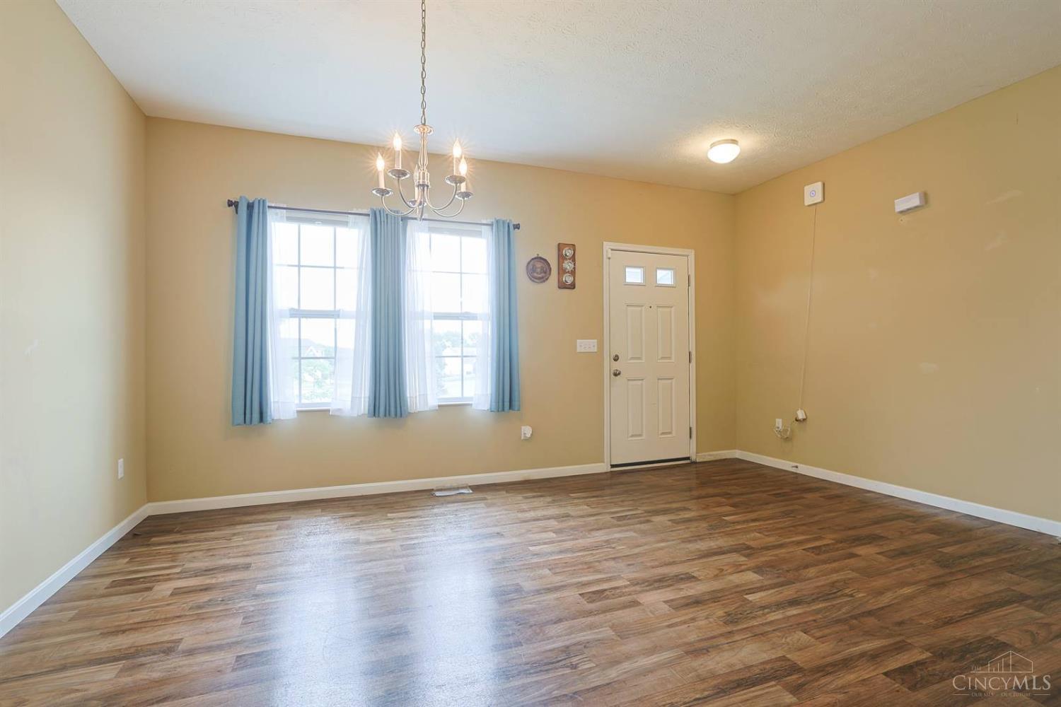 7307 Hunters Ridge Lane Cincinnati, OH 45247 - Photo 8 of 69