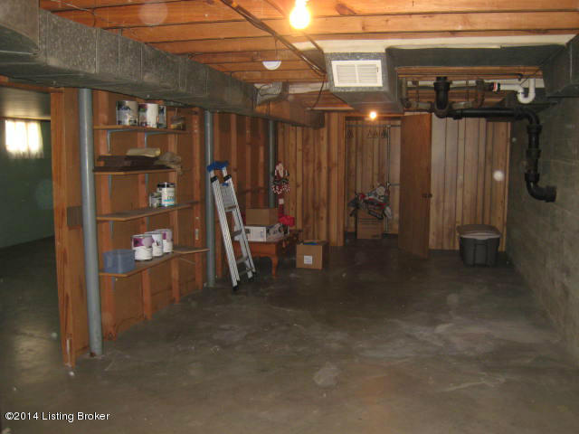 9108 Chenault Road Louisville, KY 40258 - Photo 23 of 23 storage area & closet