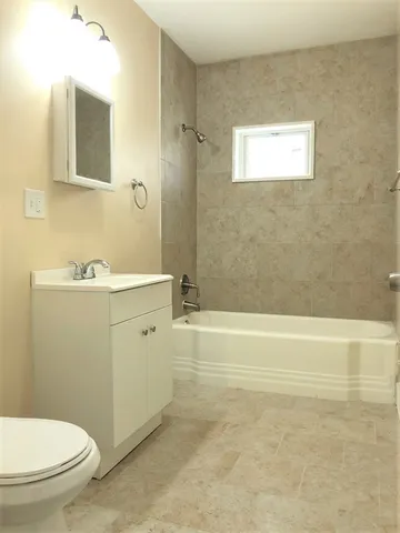 $2,300 | 20 Malden Street, Unit 2, Springfield, MA 01108