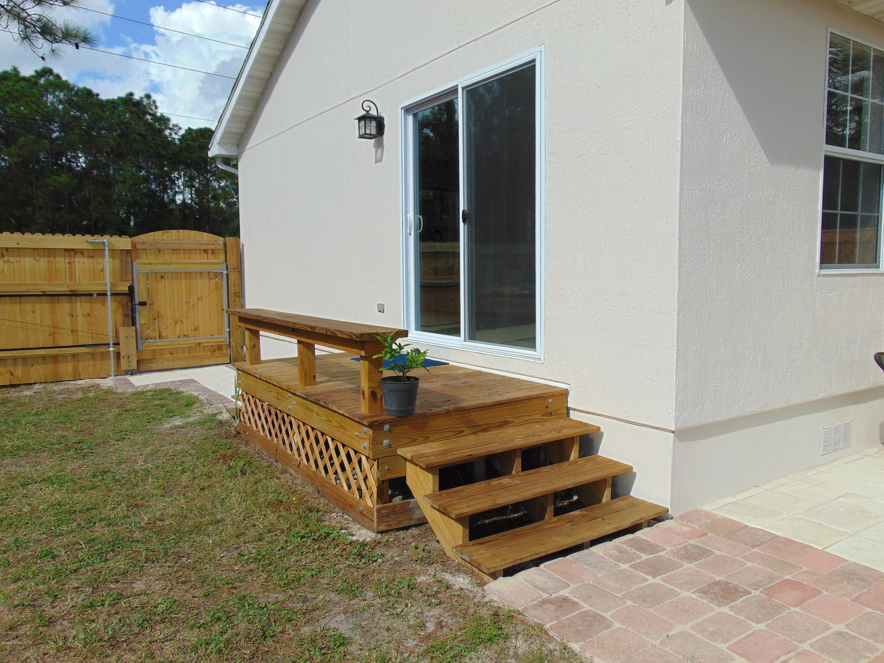 1031 Degroodt Road Southwest Palm Bay, FL 32908 - Photo 7 of 16 DSC03346