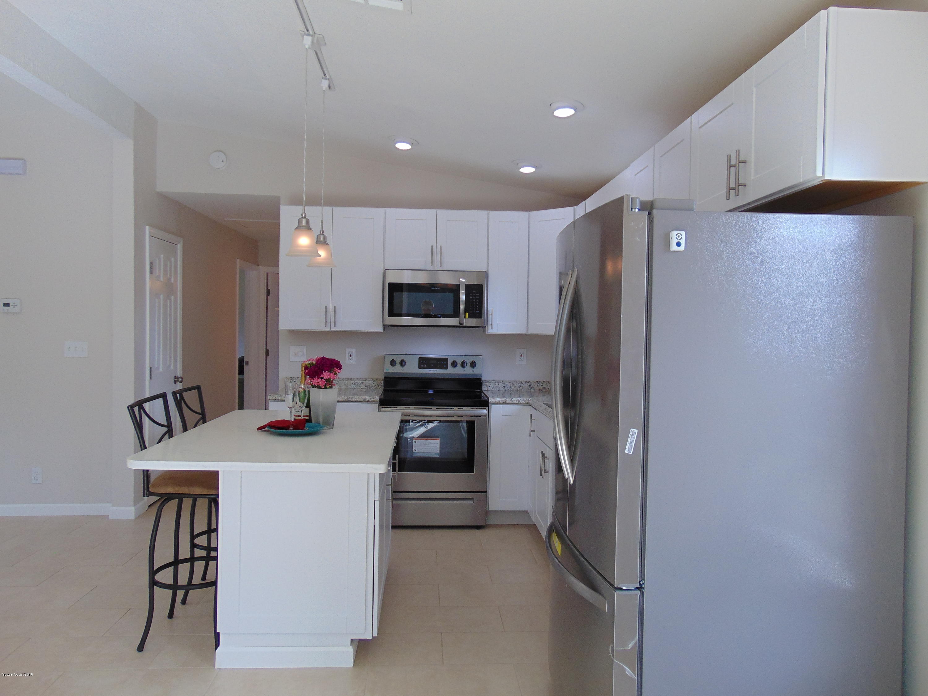1031 Degroodt Road Southwest Palm Bay, FL 32908 - Photo 8 of 16 DSC03349