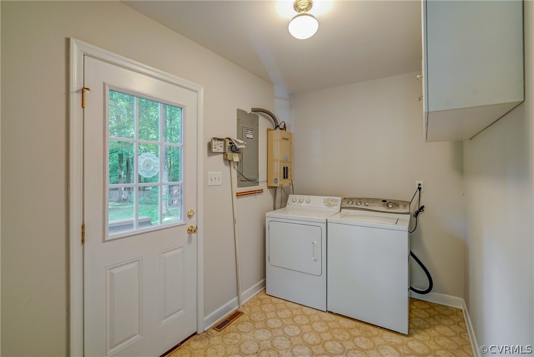 3909 Cheyenne Road Richmond, VA 23235 - Photo 30 of 47 a utility room with dryer and washer