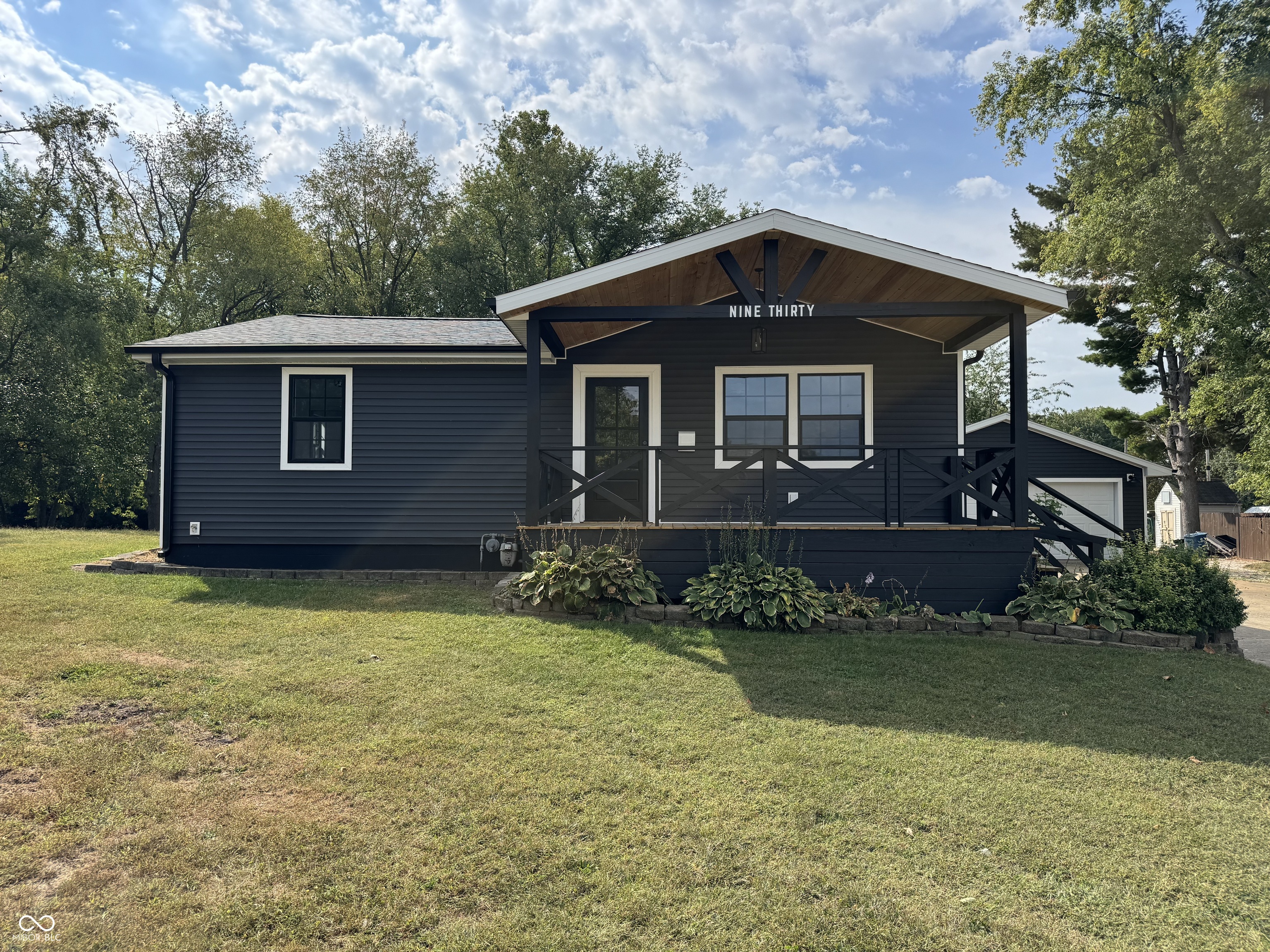 930 Sunset Drive Covington, IN 47932 - Photo 1 of 42