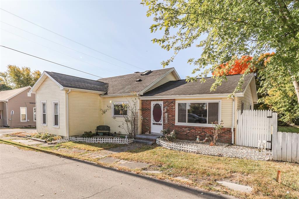 204 Railroad Street Elizabethtown, IN 47232 - Photo 3 of 42