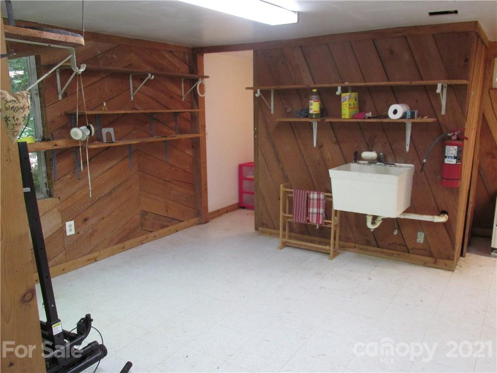 367 Elk Road Sylva, NC 28779 - Photo 8 of 19 Gallery Image 8