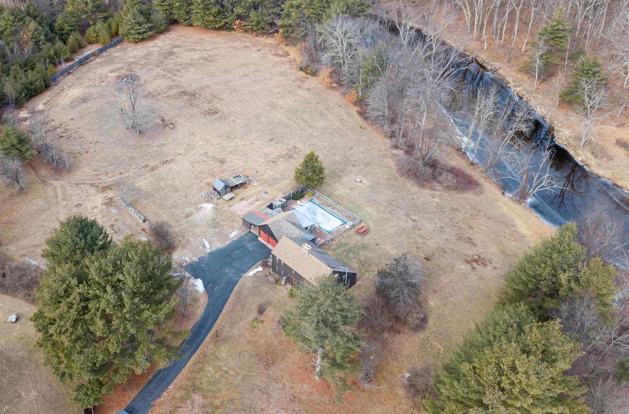 94 Seaverns Bridge Road Amherst, NH 03031 - Photo 11 of 40